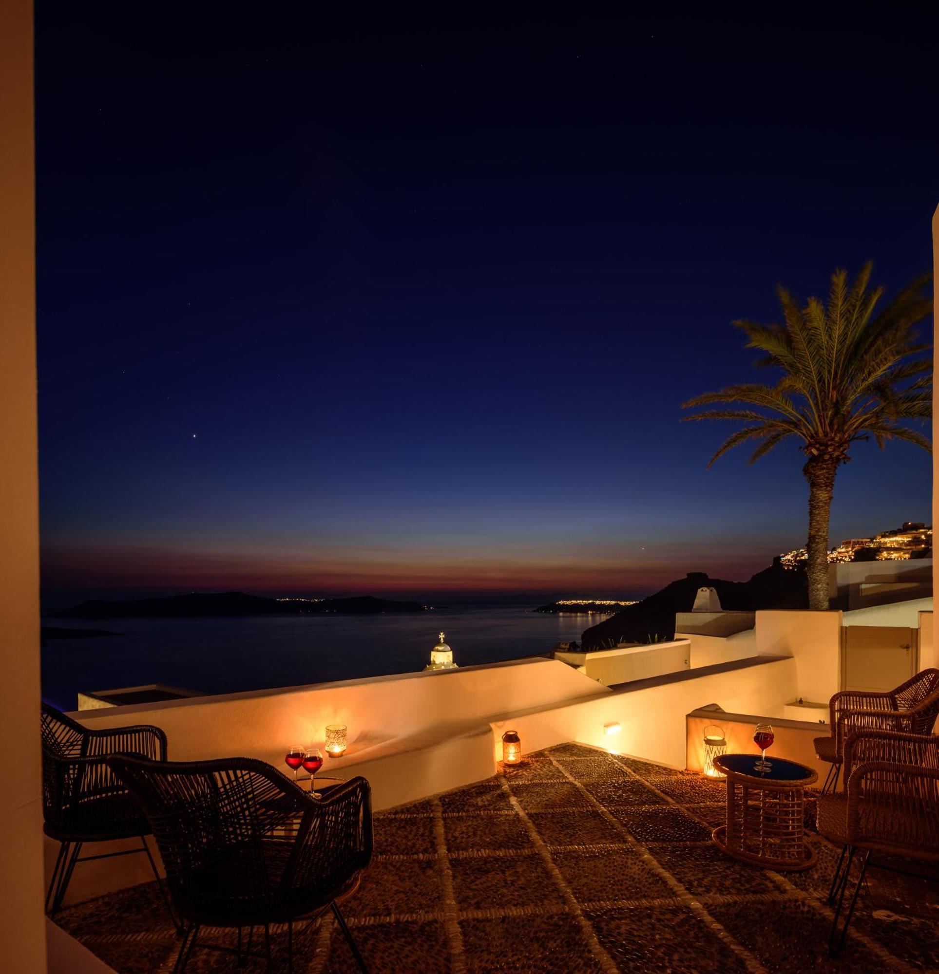Anemos Family Suites Firá Buitenkant foto