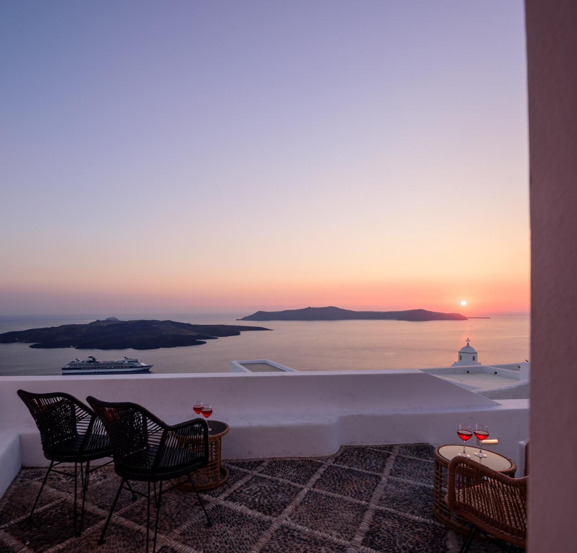 Anemos Family Suites Firá Buitenkant foto